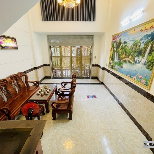 Nhà 4 Tầng- 5 Tỷ nhỉnh- phố Nhà giàu, giá sốc! Bán nhà Quận 12 có Sổ hồng riêng.