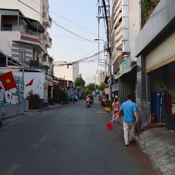 Nhà 2 Tầng- Mặt tiền- 4 Tỷ nhỉnh- Bán nhà mặt tiền đường Hà Đặc Quận 12- sổ hồng riêng