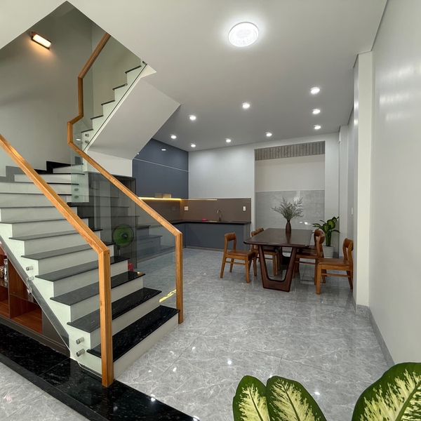 Nhà 3 Tầng- 5 Tỷ nhỉnh- Gần Galaxy Nguyễn Văn Quá. Bán Nhà Đông Hưng Thuận Quận 12- Sổ Hồng riêng!