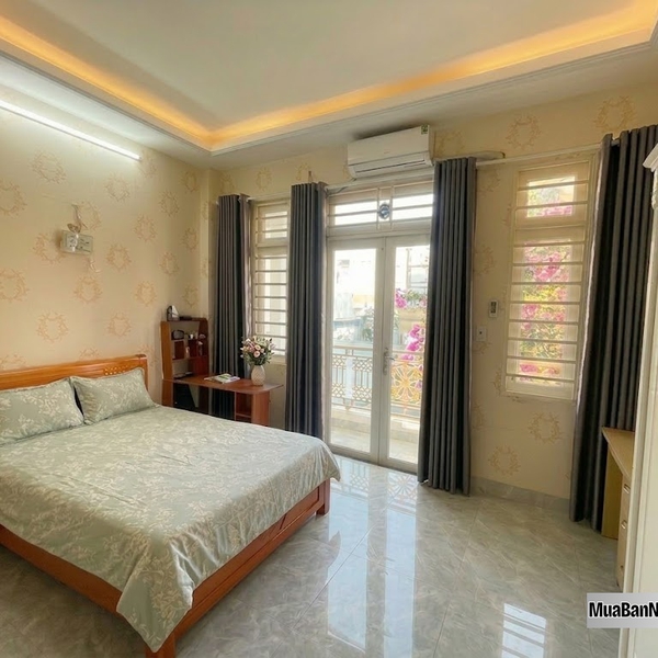 Nhà 4 Tầng- 5 Tỷ nhỉnh- phố Nhà giàu, giá sốc! Bán nhà Quận 12 có Sổ hồng riêng.