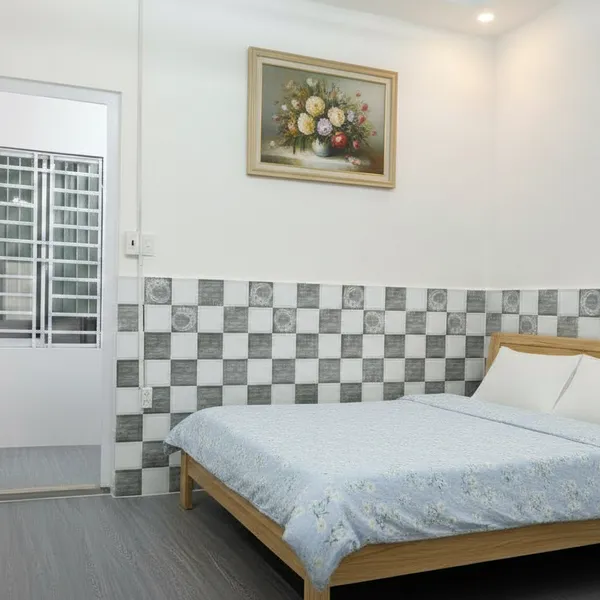 Bán Nhà Quận 12- Nhỉnh 3 tỷ, 2 tầng đẹp, Sổ hồng riêng, 10m ra đường SONG HÀNH!