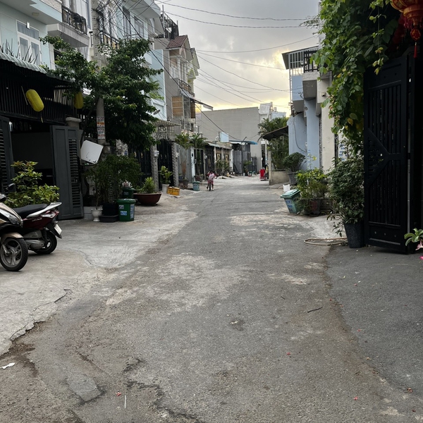 Nhà 92m2 – 4 Tỷ nhỉnh- Hẻm Xe Hơi- Nhà nguyên căn quận 12!
