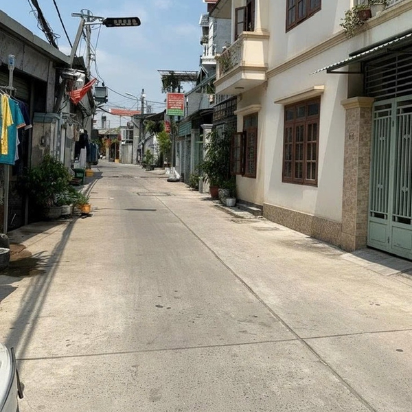 Nhà mới 3 tầng- Mặt tiền 5m- 4 Tỷ nhỉnh- Hẻm xe Tải- Bán nhà nguyên căn Quận 12!