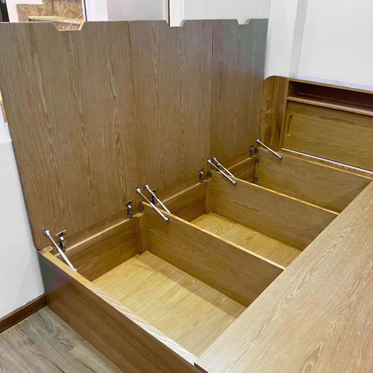 Mẫu giường ngủ đẹp gi&aacute; xưởng TP.HCM, sản xuất trực tiếp, kh&ocirc;ng qua trung gian
