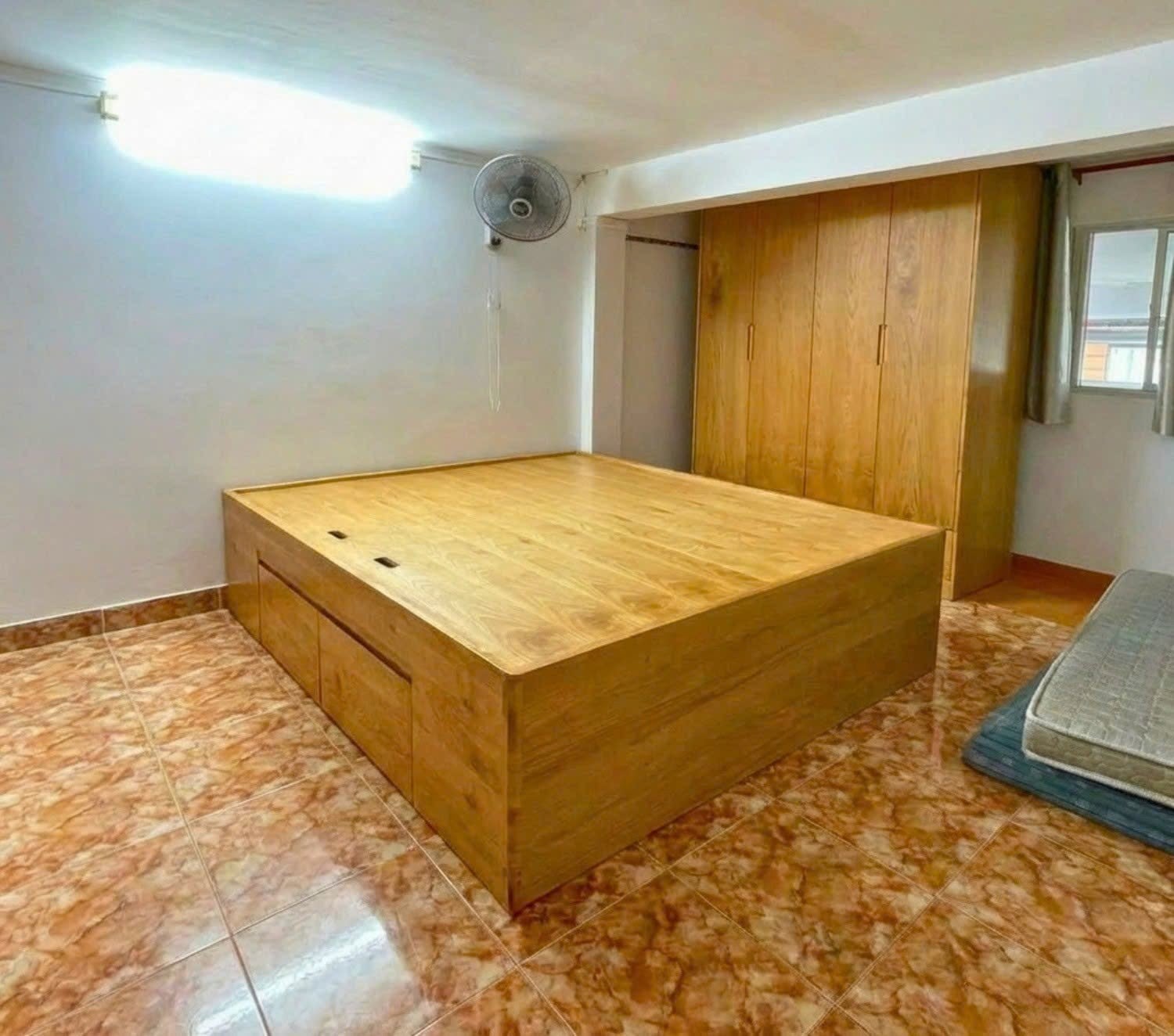Top 15+ combo ph&ograve;ng ngủ gỗ sồi tự nhi&ecirc;n đẹp, gi&aacute; chỉ từ 18 triệu