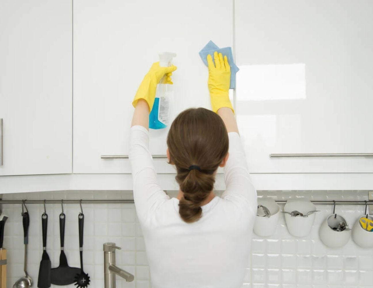 Tủ bếp Acrylic An Cường gi&aacute; bao nhi&ecirc;u? Xem b&aacute;o gi&aacute; chi tiết 