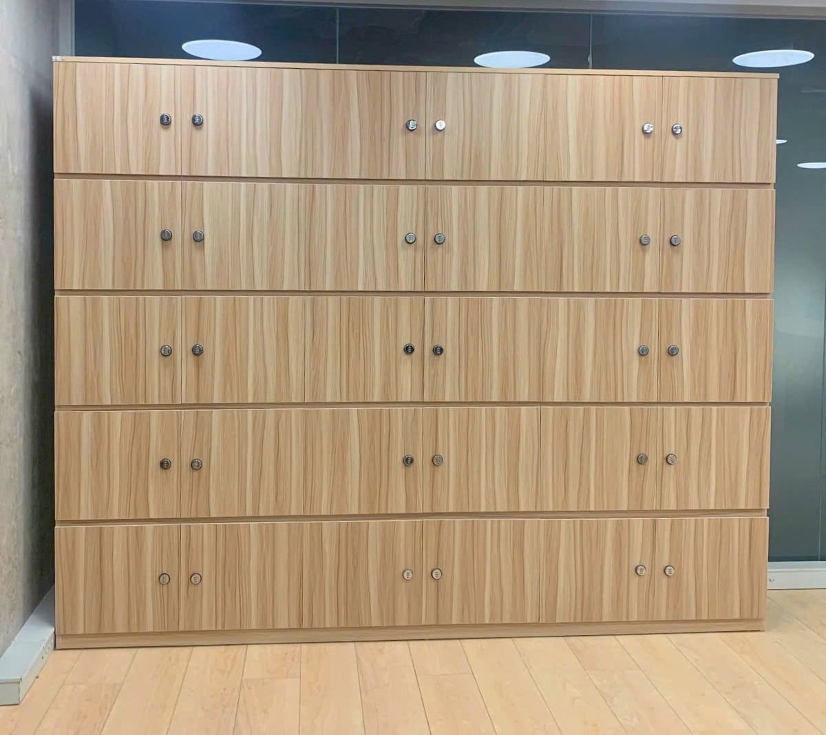 Tủ locker 30 ngăn gỗ An Cường: Kích thước, ưu điểm và bảng giá cập nhật Tủ locker 30 ngăn gỗ An Cường: Kích thước, ưu điểm và bảng giá cập nhật