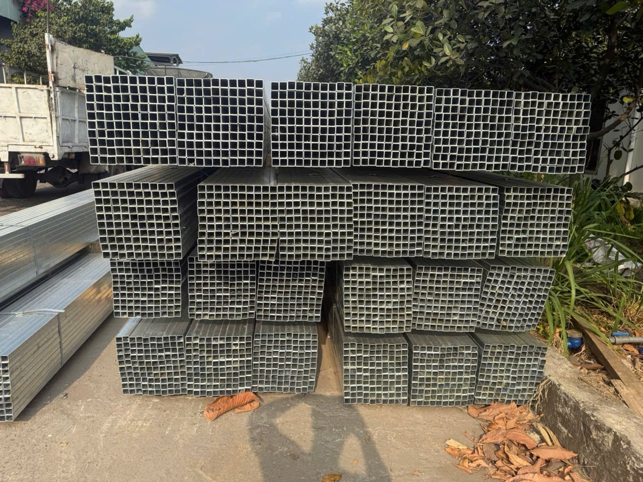 thép hộp 30x30 vuông kích thước 30x30mm dùng trong xây dựng