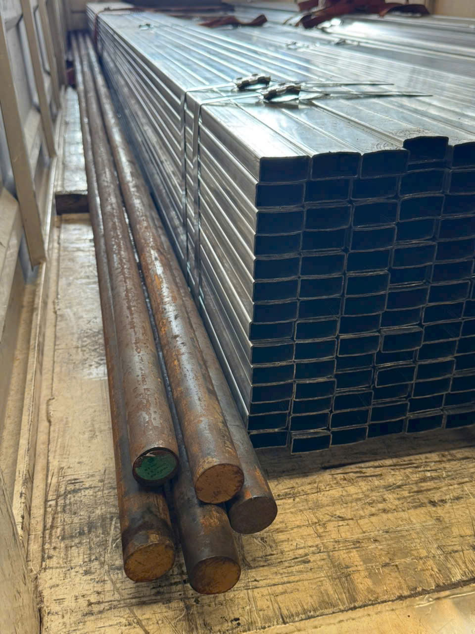 Thép hộp 20x40x6m chữ nhật tiêu chuẩn xây dựng