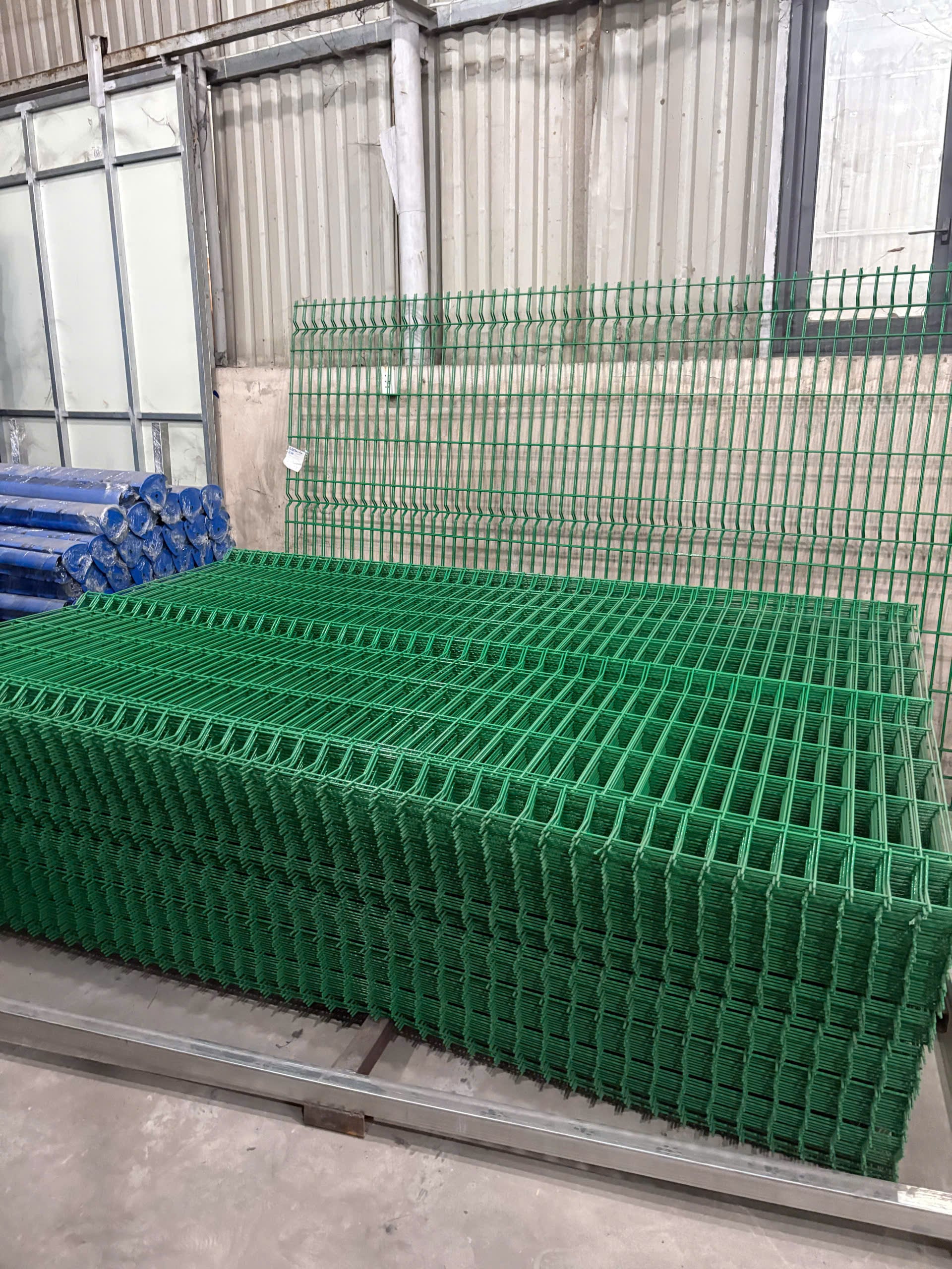 Hàng Rào Lưới Thép Hàn Mạ Kẽm Sơn Tĩnh Điện Giá Rẻ Tận Xưởng