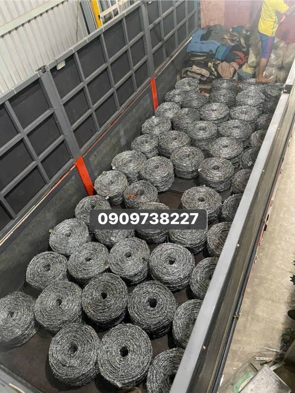 kẽm gai 2.7 ly làm hàng rào bảo vệ