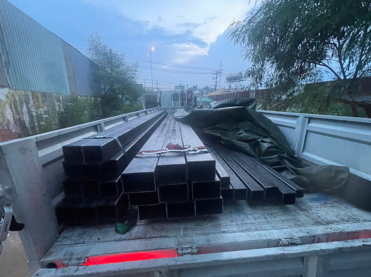báo giá thép hộp chữ nhật 100x150x6m hôm nay