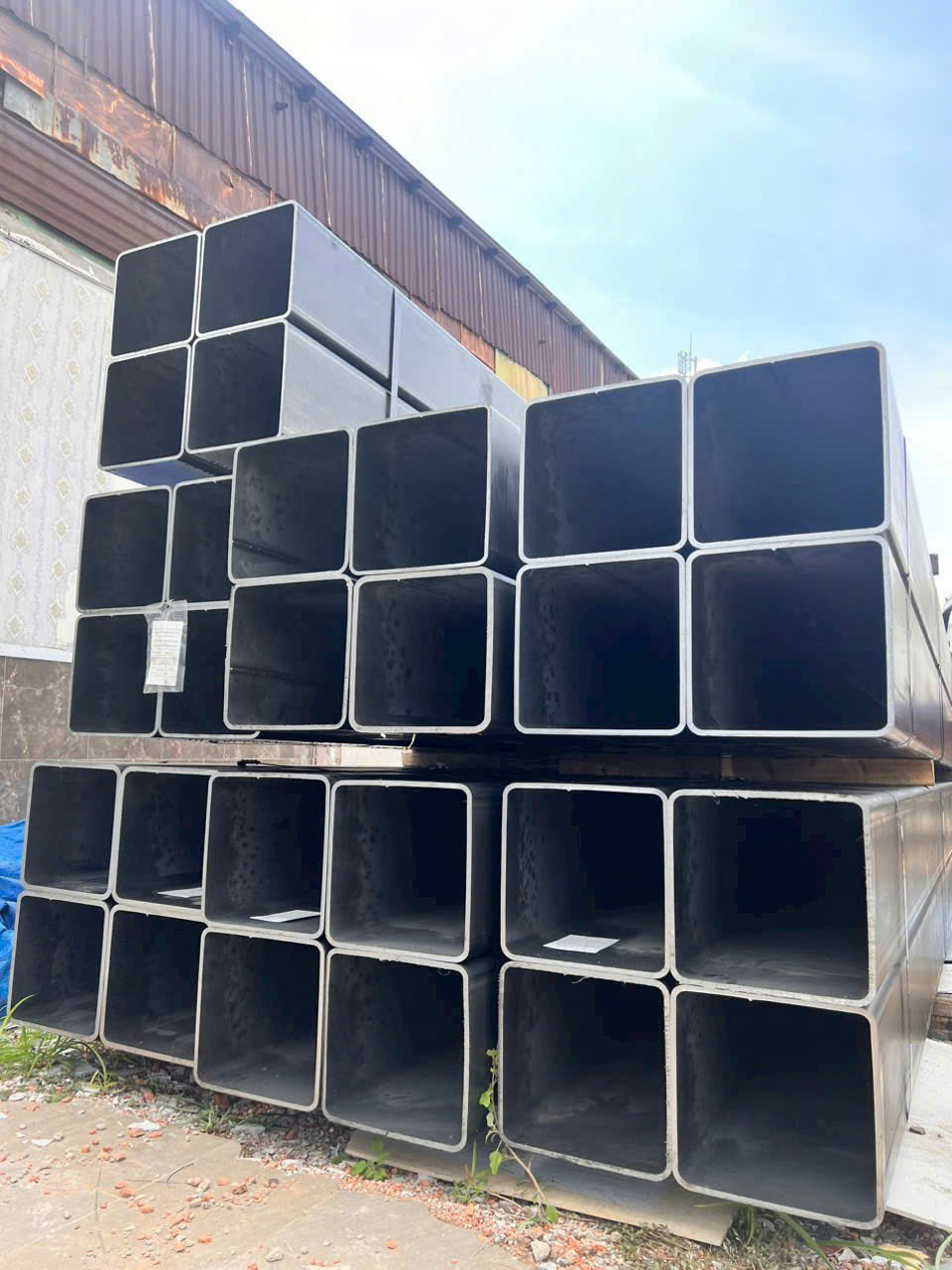 Thép hộp 150x250x6mm dạng chữ nhật kích thước lớn dùng trong xây dựng