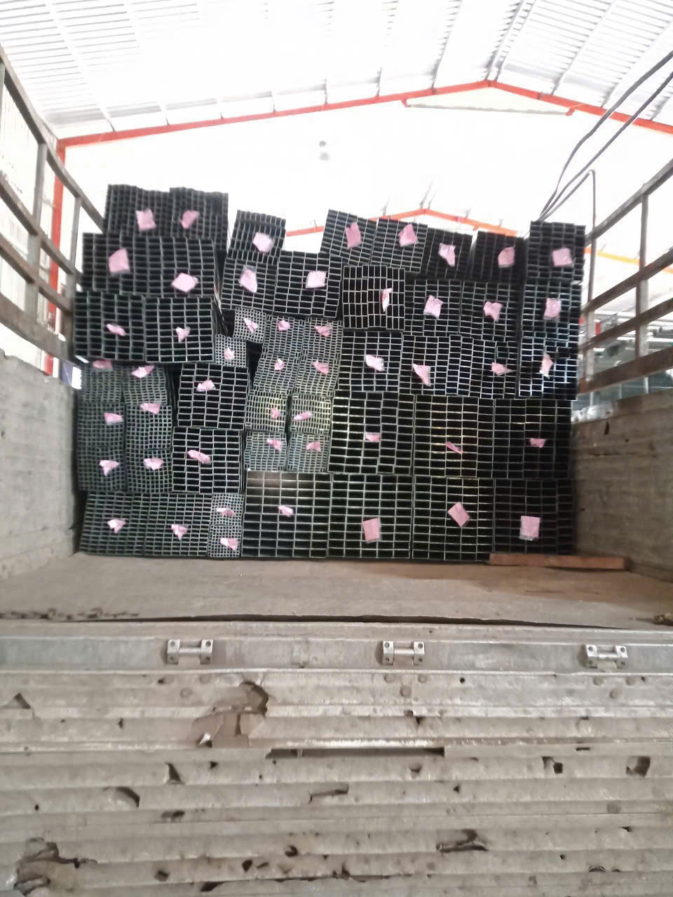 Thép hộp chữ nhật 50x100x6mm bề mặt thép đen và mạ kẽm