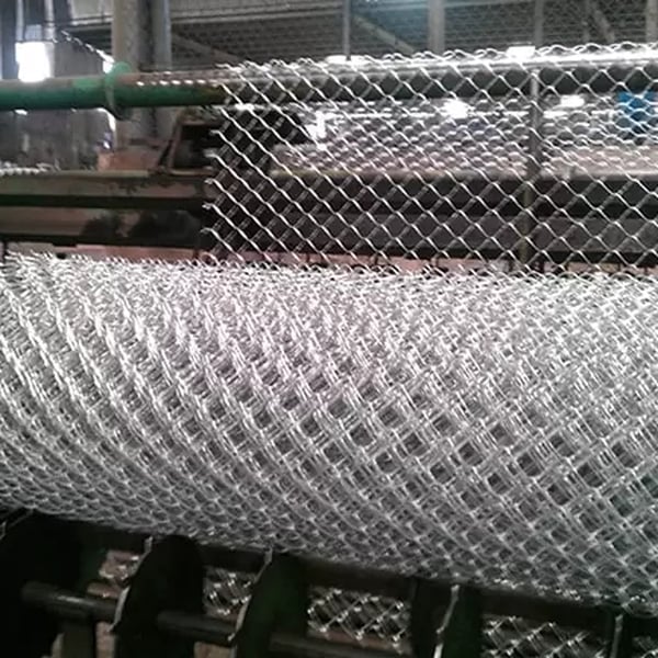 LƯỚI B40 Ô 40X40 MẠ KẼM KHỔ 2M