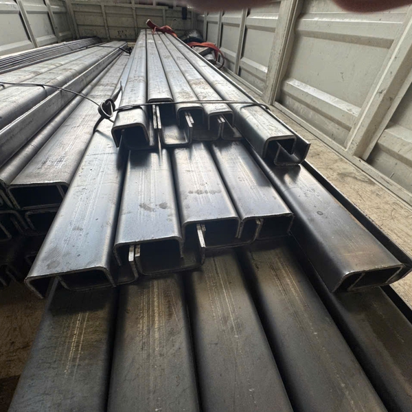 THÉP HÌNH U125*65*5.2*6M M