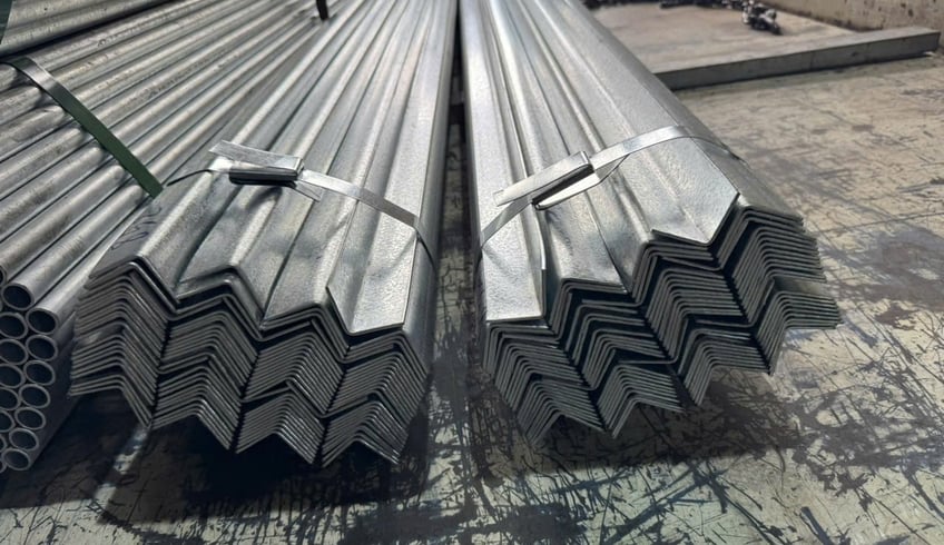 Sắt V30x30x3mm Mạ Kẽm, Nhúng Nóng Giá Cạnh Tranh