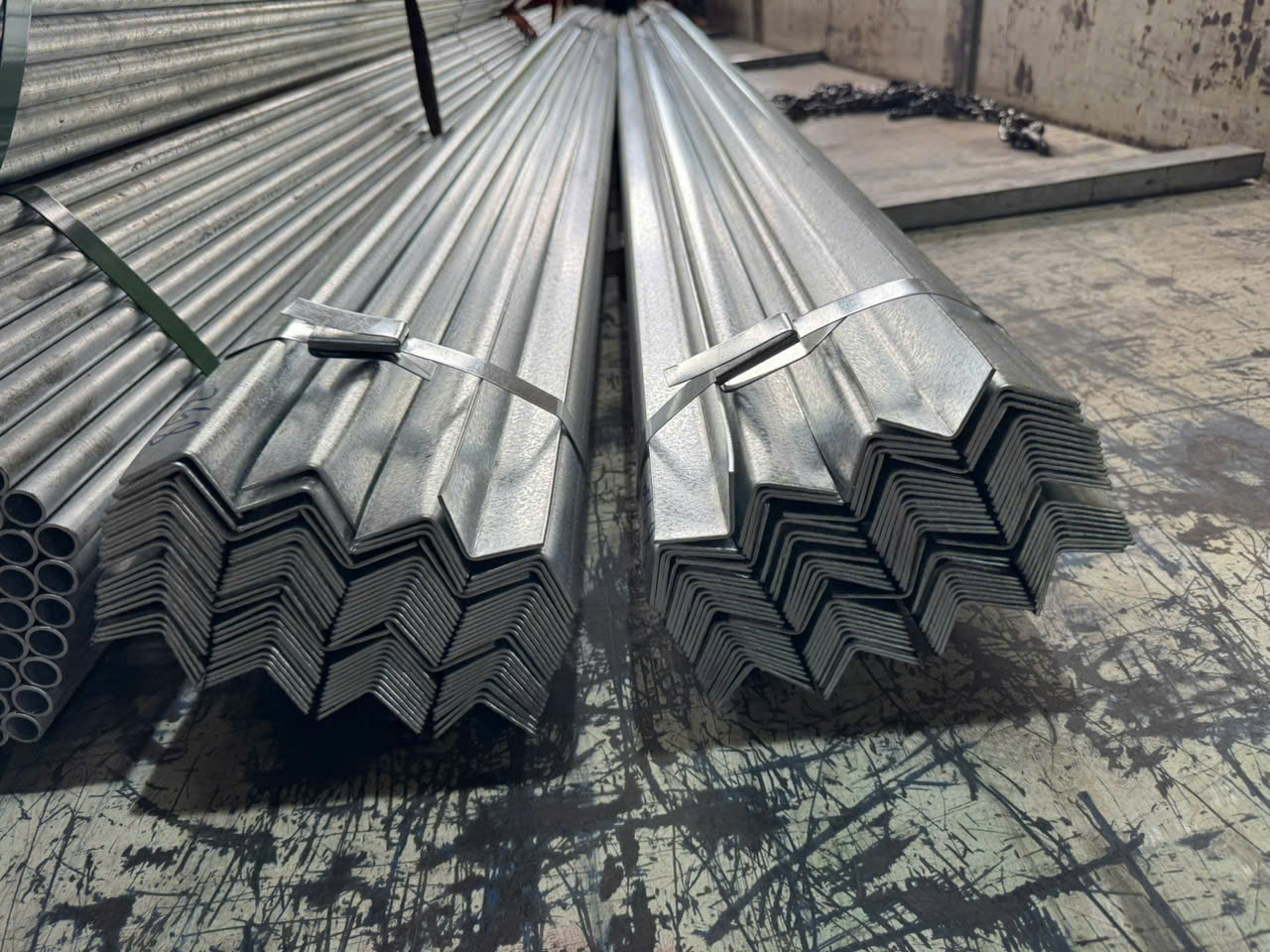 thép V100 mạ kẽm nhúng nóng