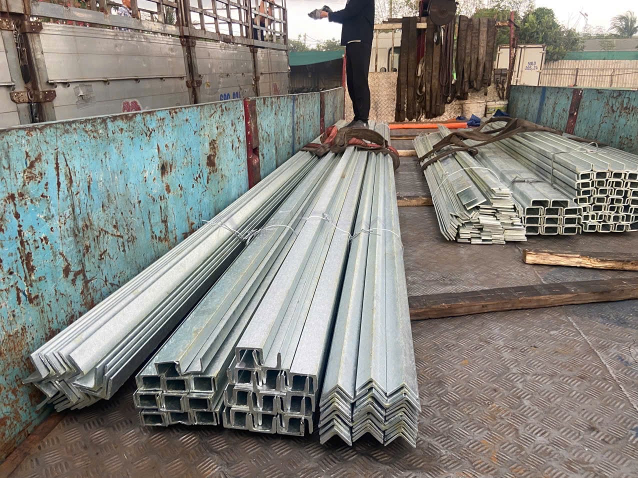 sắt V30x30 báo giá