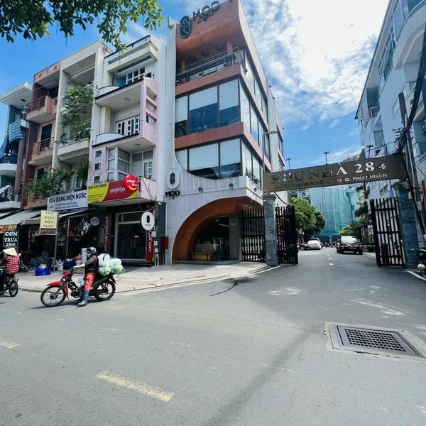 Bán nhà 2 mặt tiền 284C Nguyễn Trọng Tuyển, Phường 10, Quận Phú Nhuận