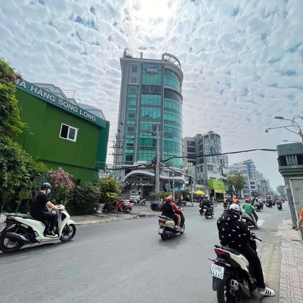 Bán nhà 2 mặt tiền 84 Trần Huy Liệu, P.15, Quận Phú Nhuận