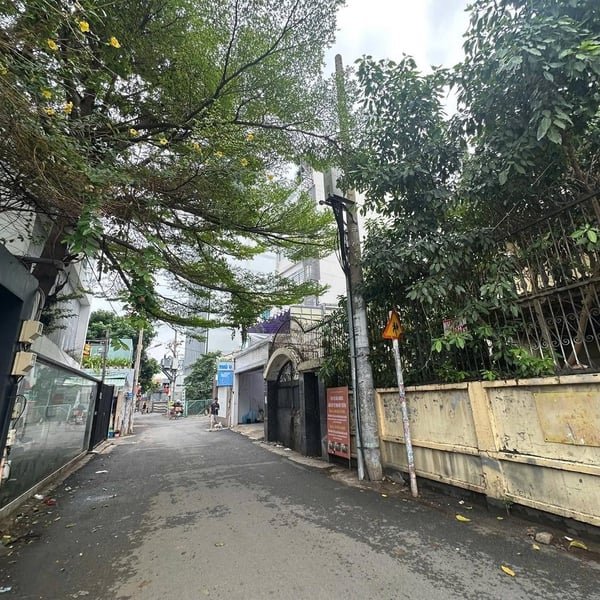 Bán nhà mặt tiền 11 Hồ Biểu Chánh, P. Phú Nhuận, TP.HCM