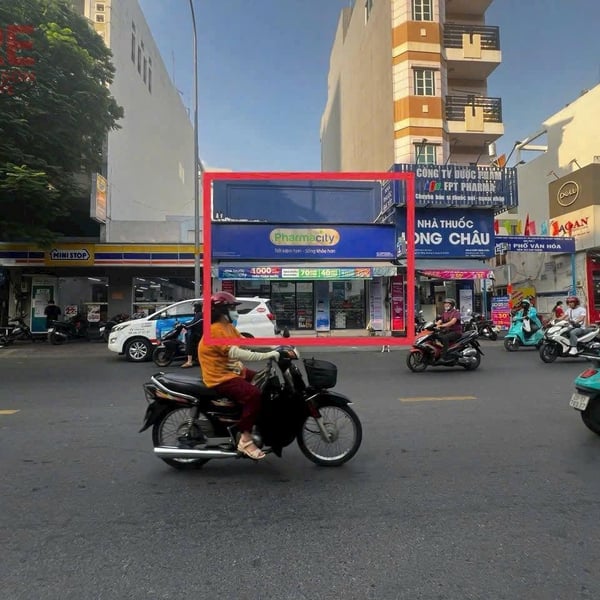 Bán nhà mặt tiền 258-260 Cao Thắng, Phường 4, Quận 10