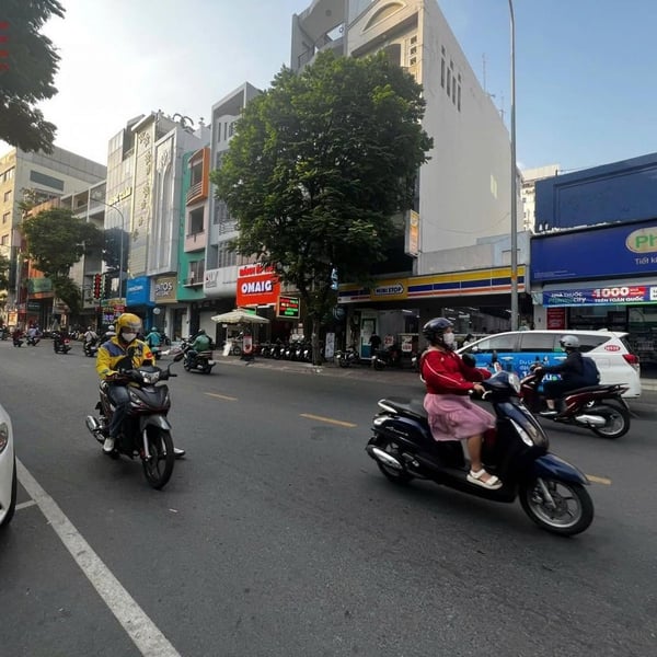 Bán nhà mặt tiền 258-260 Cao Thắng, Phường 4, Quận 10