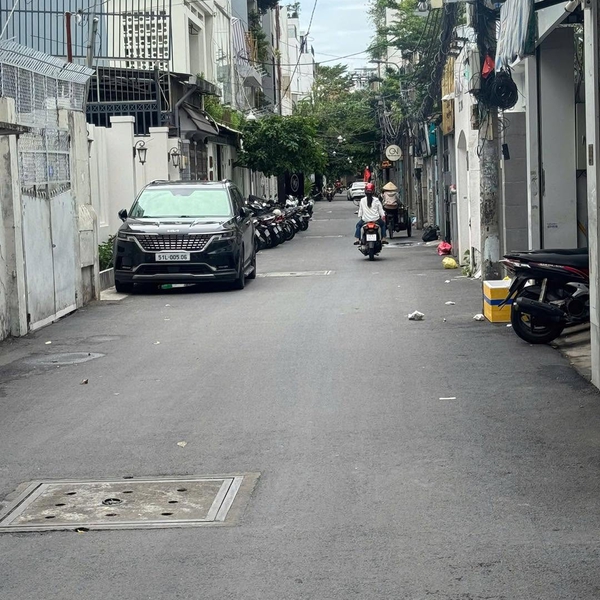 Bán nhà  Lê Văn Sỹ, Phường 13, Quận 3
