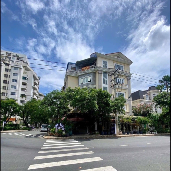 Bán nhà mặt tiền 200/1 Nguyễn Bính, P. Tân Phong, Quận 7