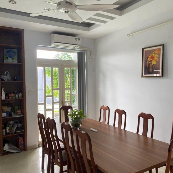 Bán nhà mặt tiền 1040 Phạm Văn Đồng, phường Hiệp Bình, TP. Thủ Đức