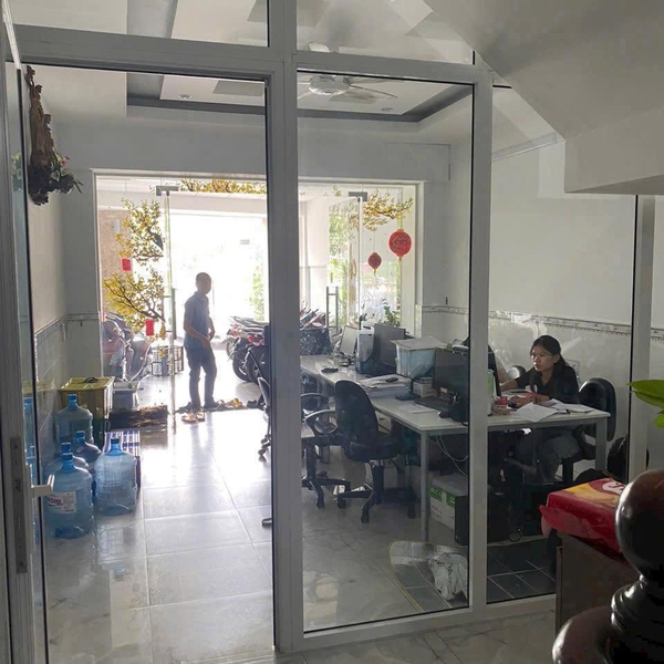 Bán nhà mặt tiền 1040 Phạm Văn Đồng, phường Hiệp Bình, TP. Thủ Đức