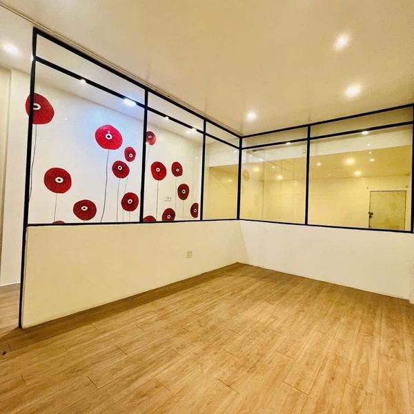 Bán nhà mặt tiền 30 Nguyễn Đình Chính, Phường 15, Quận Phú Nhuận