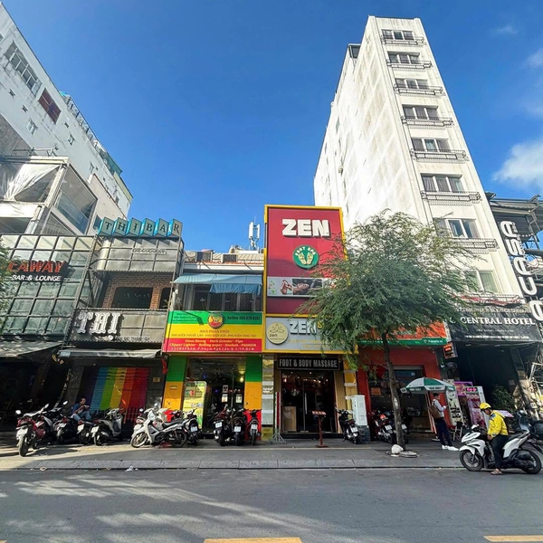 Bán nhà mặt tiền 222 Đề Thám, Phường Bến Thành, Quận 1