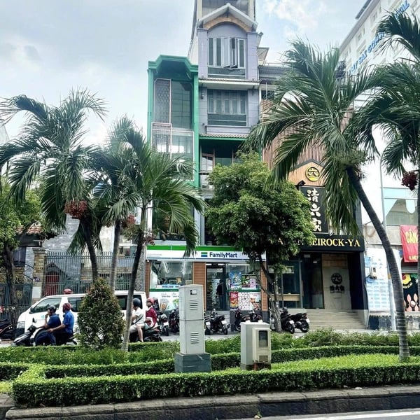 Bán nhà mặt tiền 277 - 279 Phan Xích Long, Phường 2, Quận Phú Nhuận