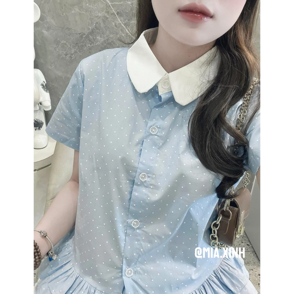 Áo sơ mi croptop cổ sen phối bèo tầng xanh chấm bi chất kate lụa - 085