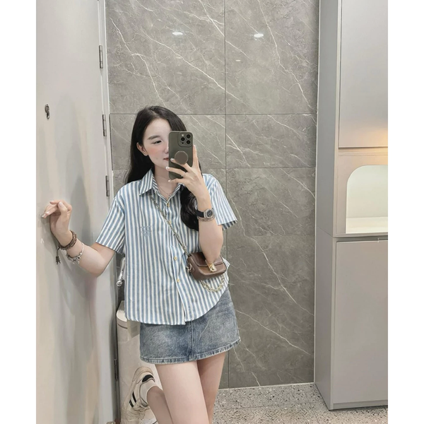 Áo sơ mi nữ kẻ sọc xanh thêu logo chất cotton Oxford cao cấp thanh lịch - 020