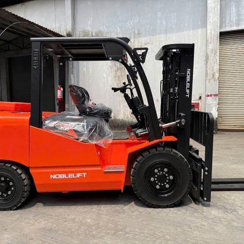 Xe nâng điện 5 tấn