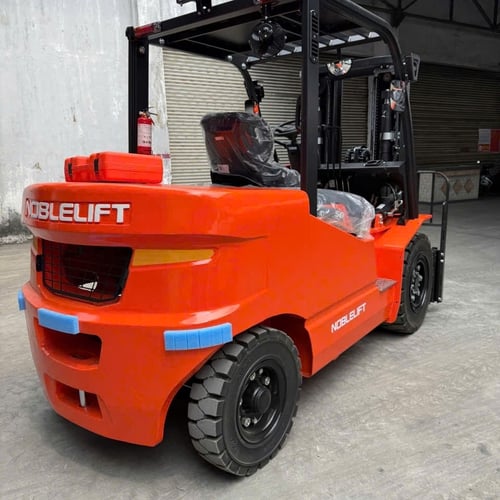 Xe nâng điện 5 tấn