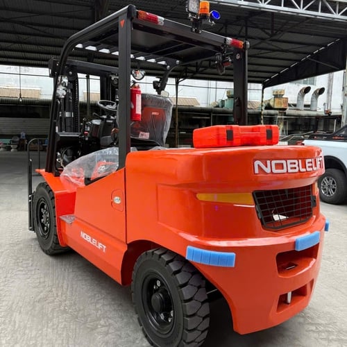 Xe nâng điện 5 tấn