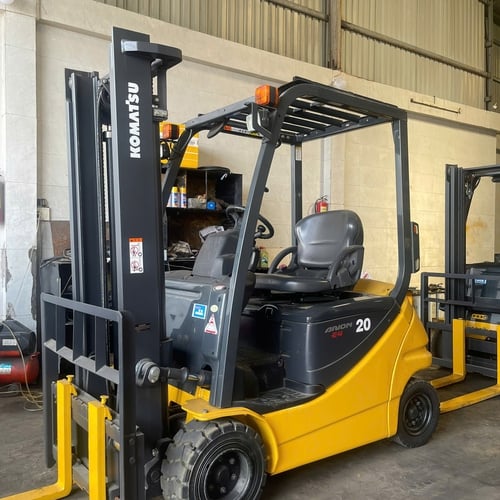 Xe nâng điện Komatsu 2 tấn