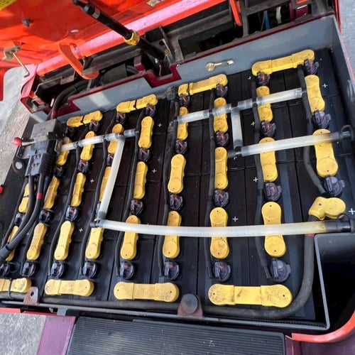 Xe nâng điện cũ 2,5 tấn