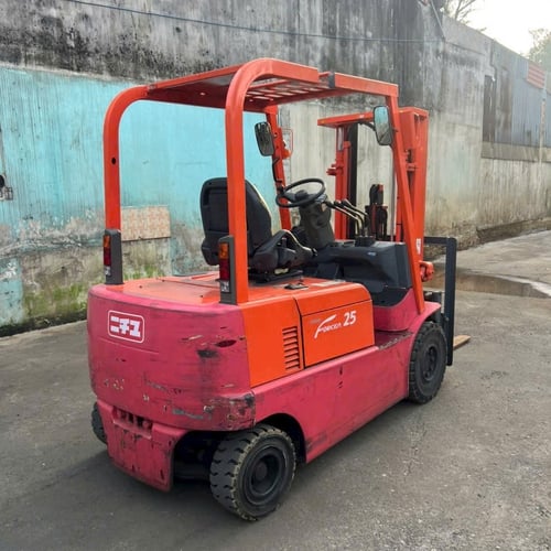 Xe nâng điện cũ 2,5 tấn