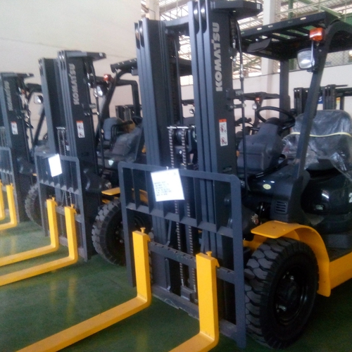 Xe Nâng komatsu 2,5 Tấn