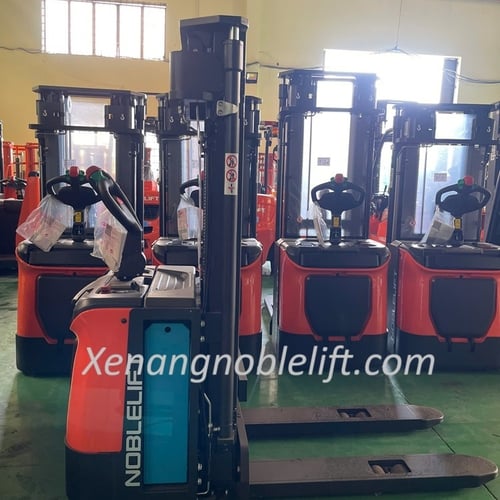 Xe nâng điện cao Trung Quốc