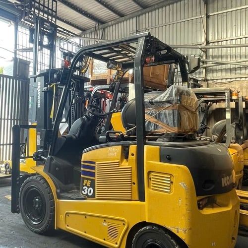 Xe nâng điện 3 tấn