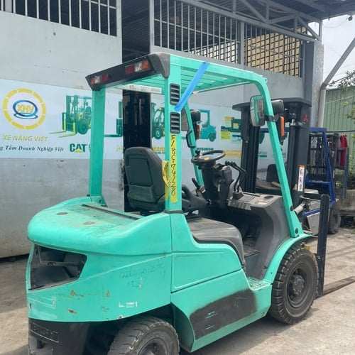 Xe nâng dầu 2.5 tấn