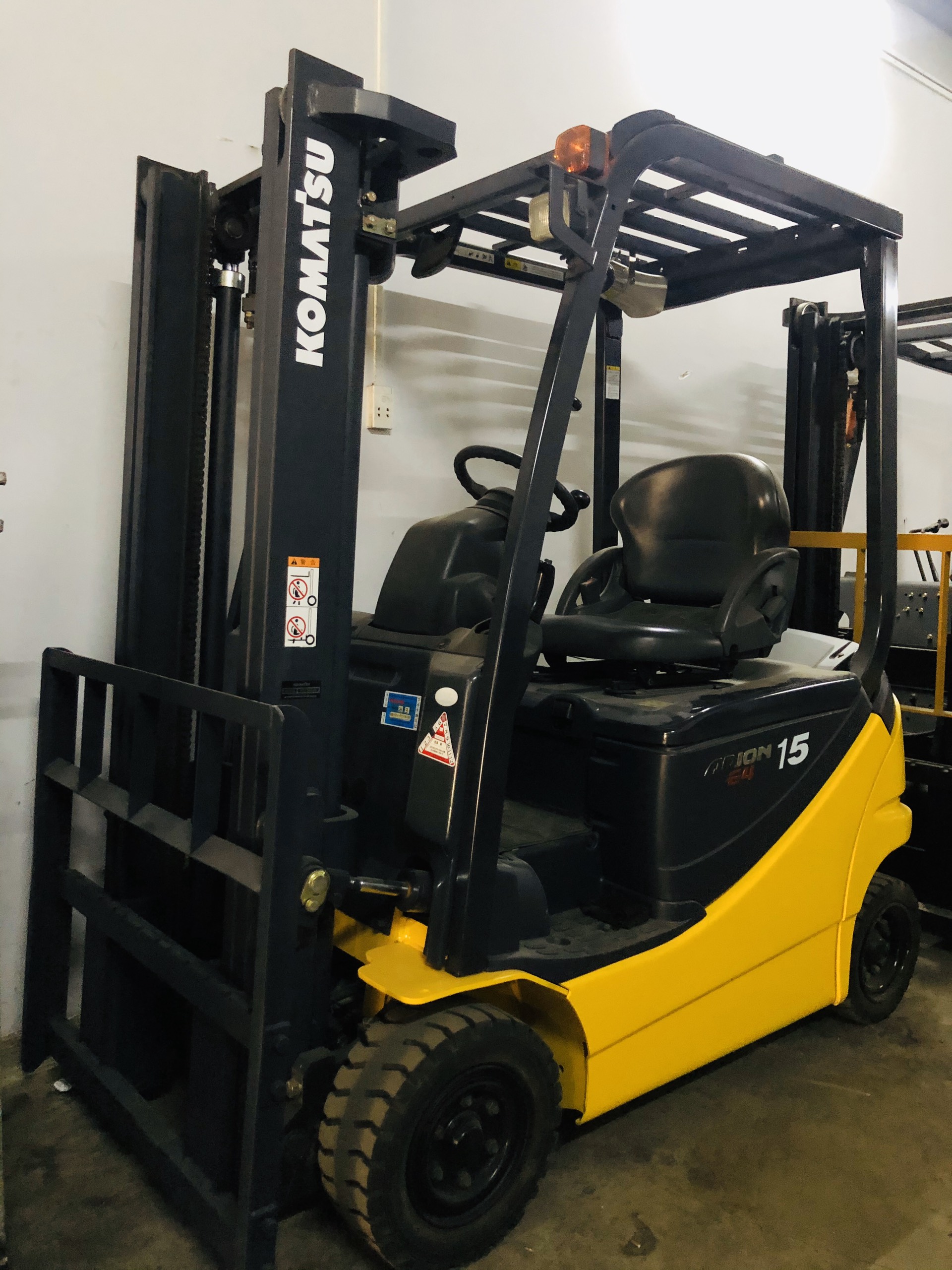 komatsu FB15-12.jpg (790 KB)