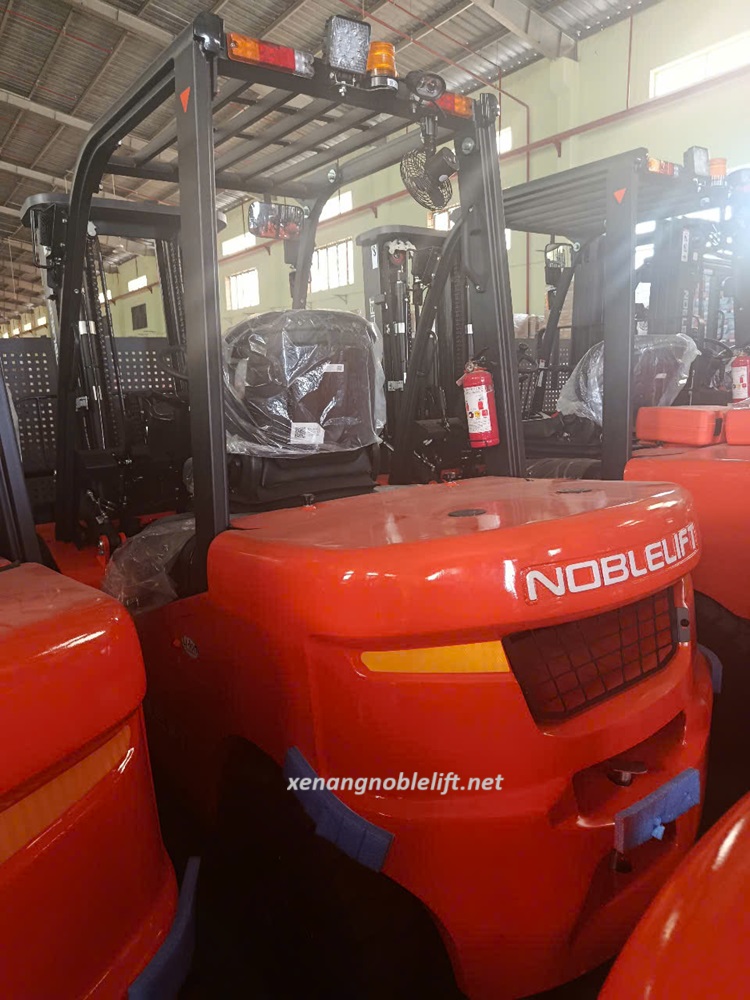 xe-điện-3 tấn-Noblelift.jpg (203 KB)