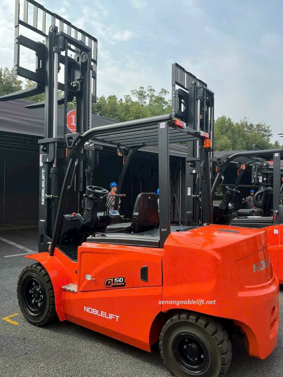 xe-nâng-điện-5-tấn-Ngồi-lái-Noblelift.jpg (318 KB)